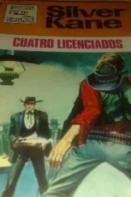 Cuatro licenciados
