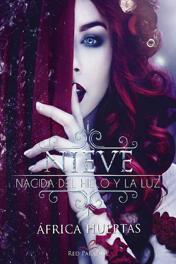 Nieve, nacida del hielo y la luz